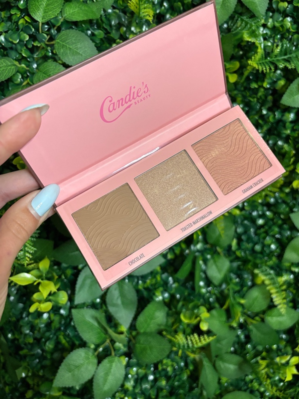 Candie's Pink Highlighter & Bronzers Palette NIB - Picture 2 of 4